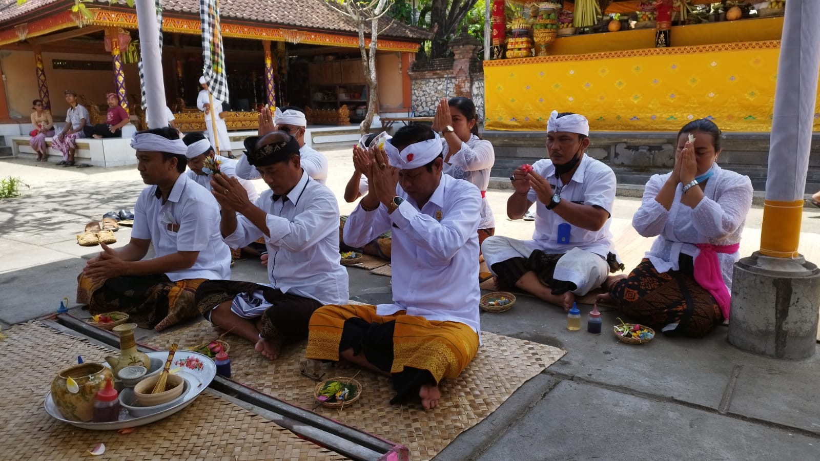 Ngaturang Pawiletan kelanturang antuk matur sembah pangubakti ring Pura Kahyangan Sakti, Br. Suwung Kangin Desa Adat Sidakarya