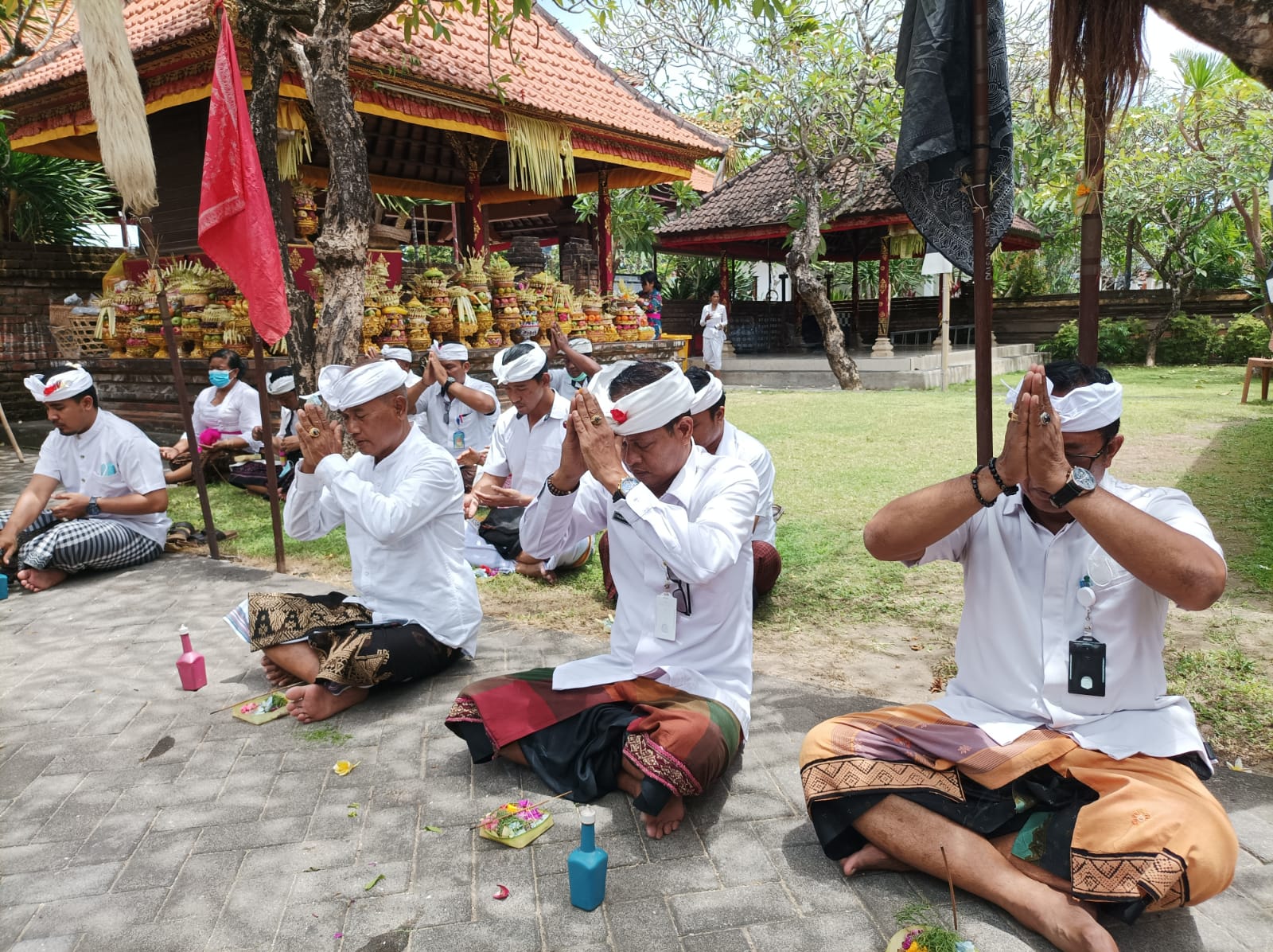 Ngaturang Pawiletan ring Pura Kahyangan Cakti Desa Adat Sidakarya