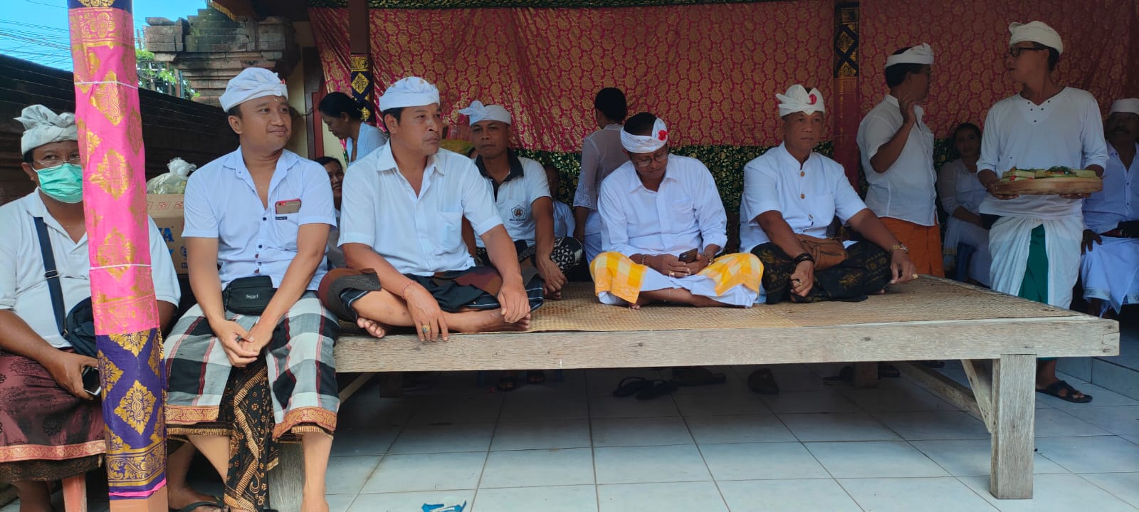 Ngaturang Pewiletan ring Pura Presanak Pengerubungan