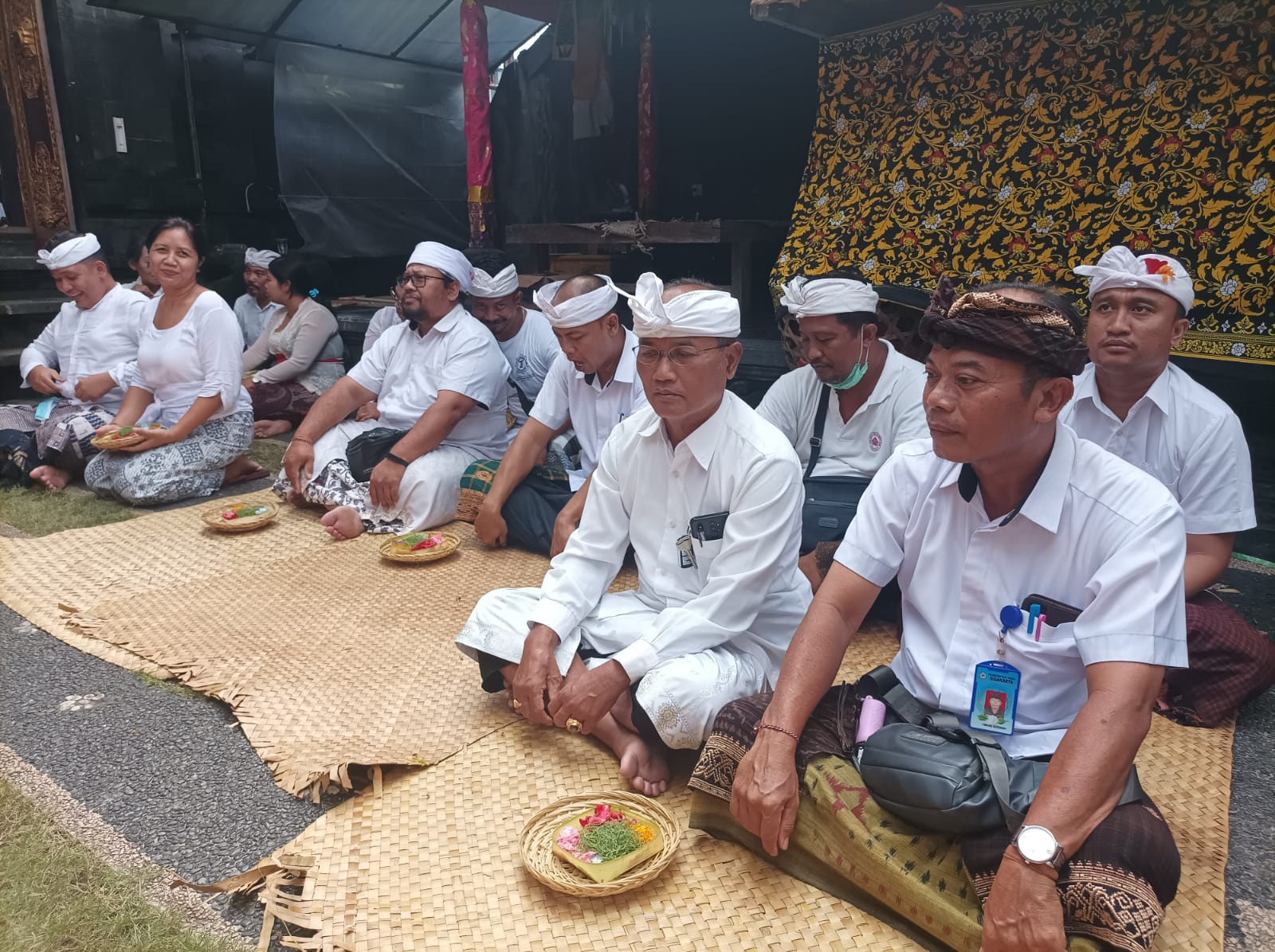 Ngaturang Pawiletan ring Pura Besakih Prasanak Dalem Sudha