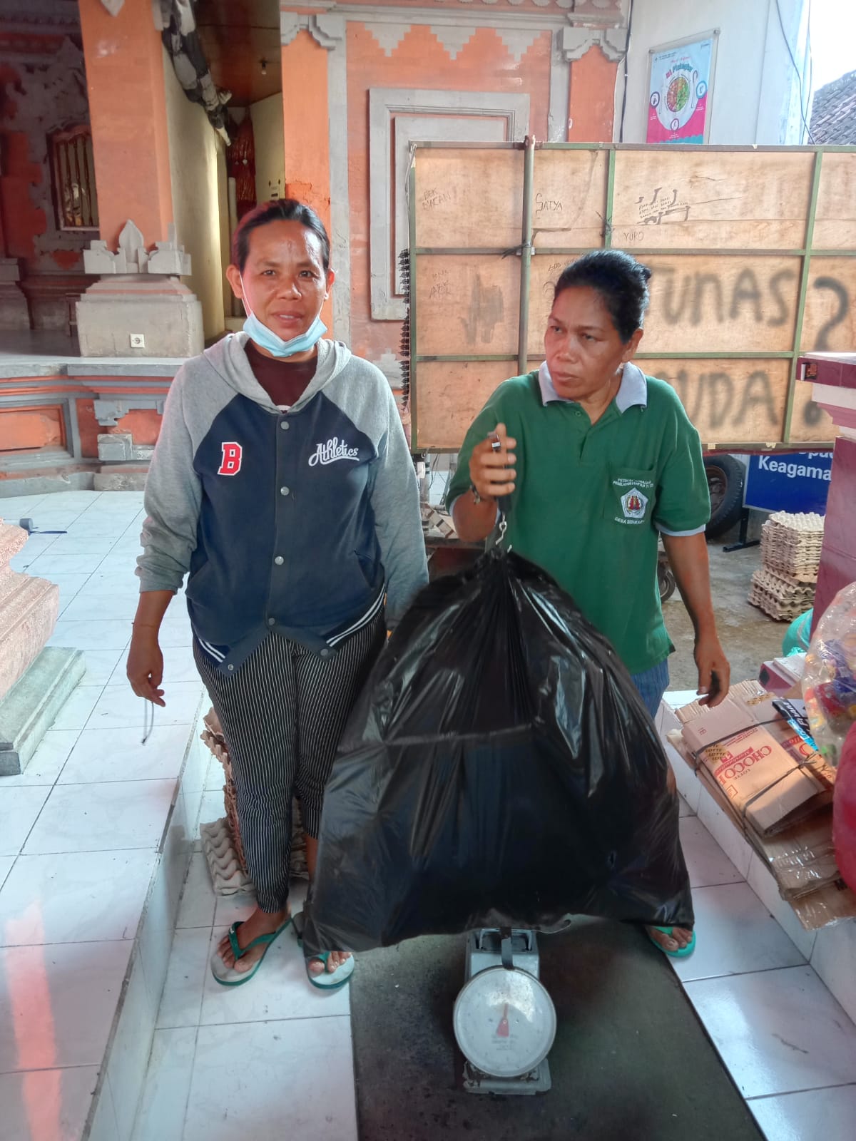 Kegiatan Bank Sampah di Dusun Dukuh Mertajati