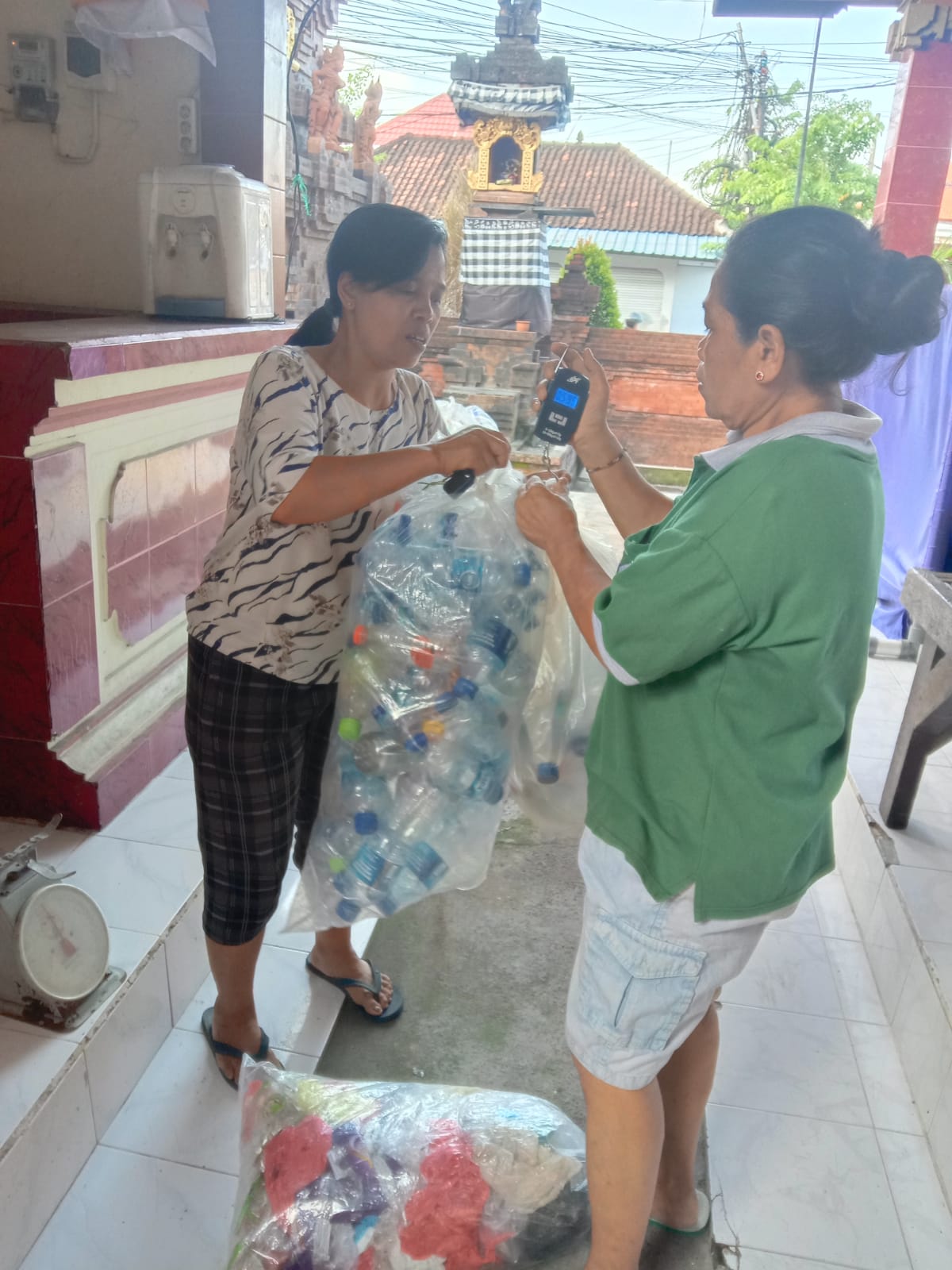 Kegiatan Bank Sampah di Dusun Dukuh Mertajati