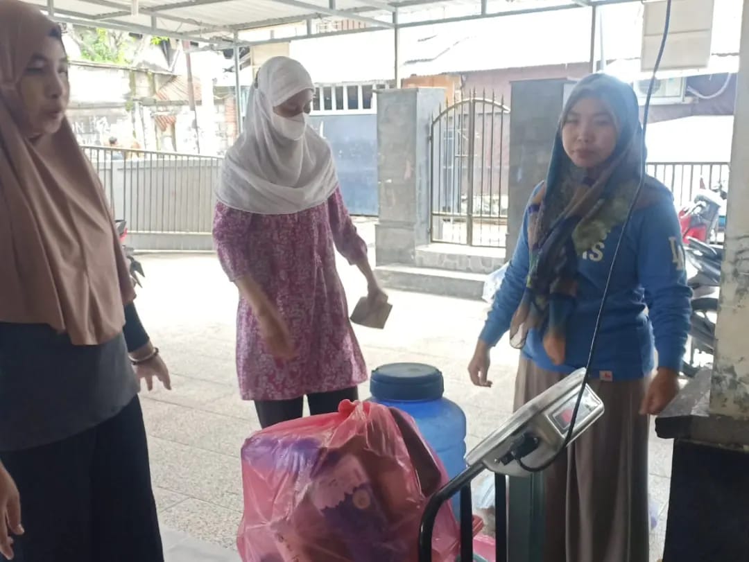 Kegiatan Bank Sampah di Dusun Graha Santi