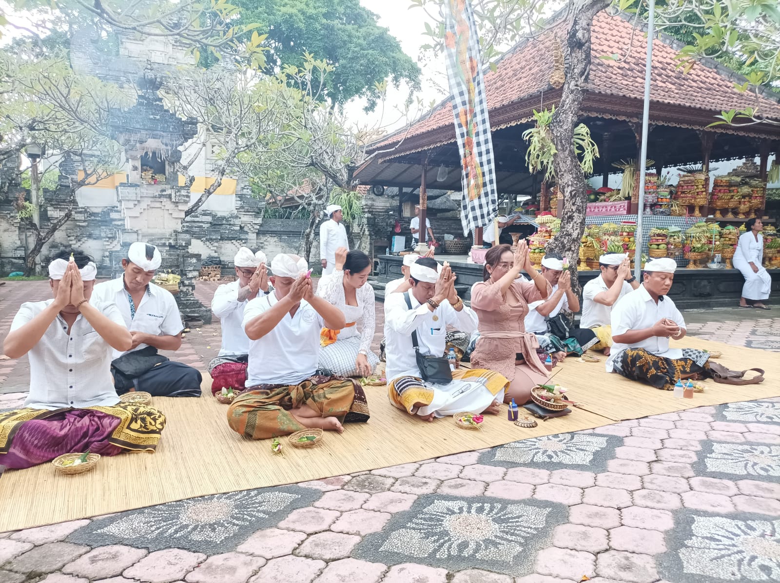 Ngaturang Pewiletan ring Pujawali Ida Ratu Ayu Pura Dalem Petasikan