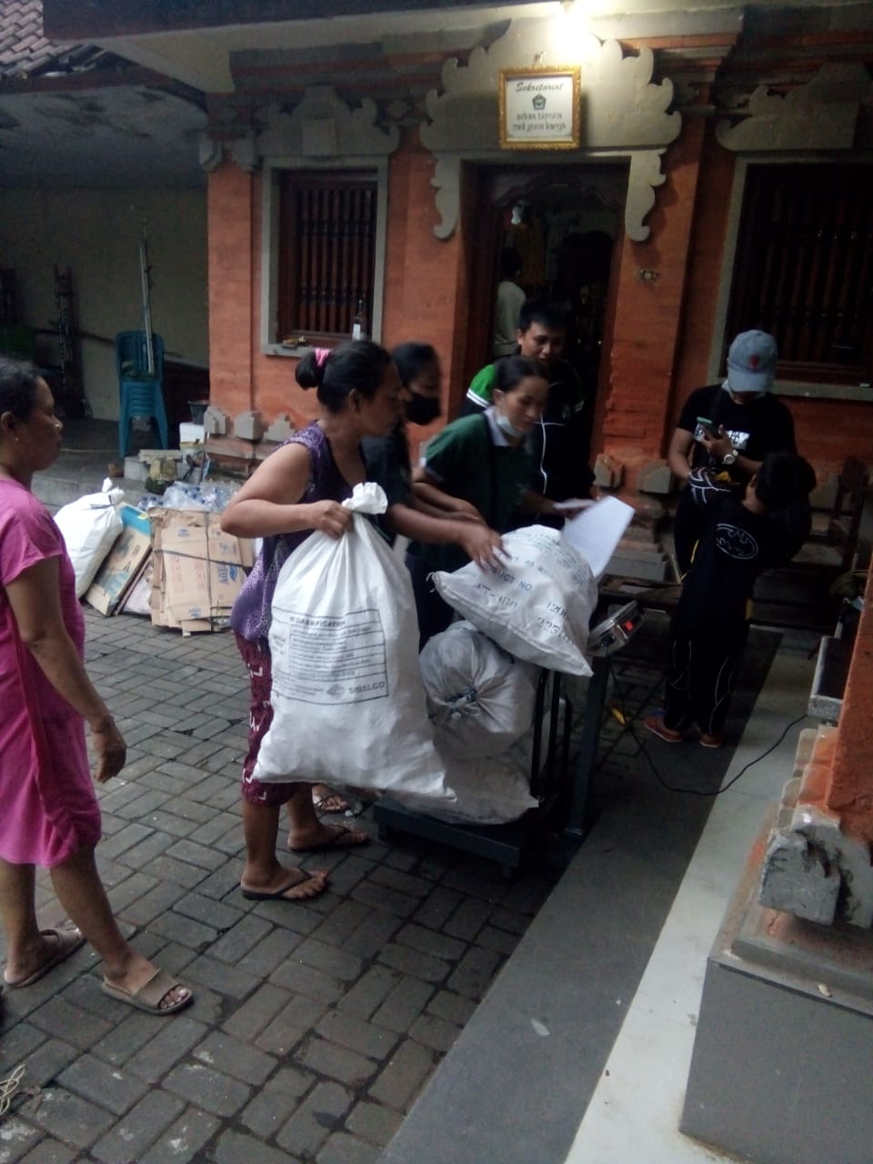 Kegiatan Bank Sampah Dusun Sekar Kangin