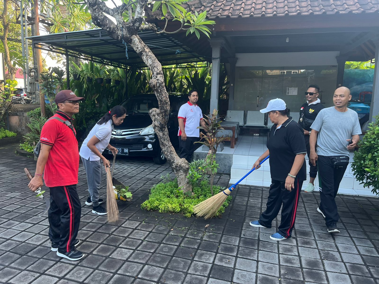 KEGIATAN JUMAT BERSIH