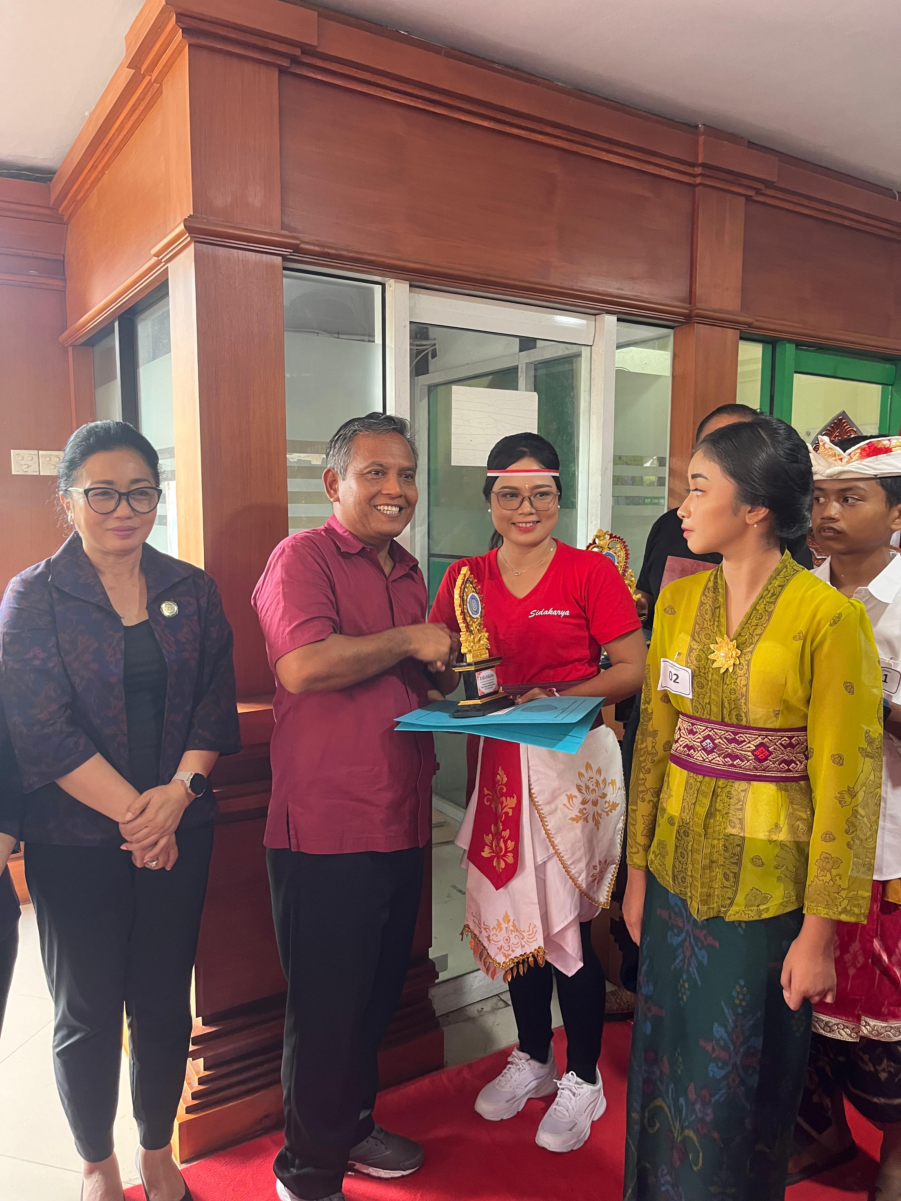 LOMBA YEL - YEL DALAM RANGKA BULAN BUNG KARNO KE VI KOTA DENPASAR