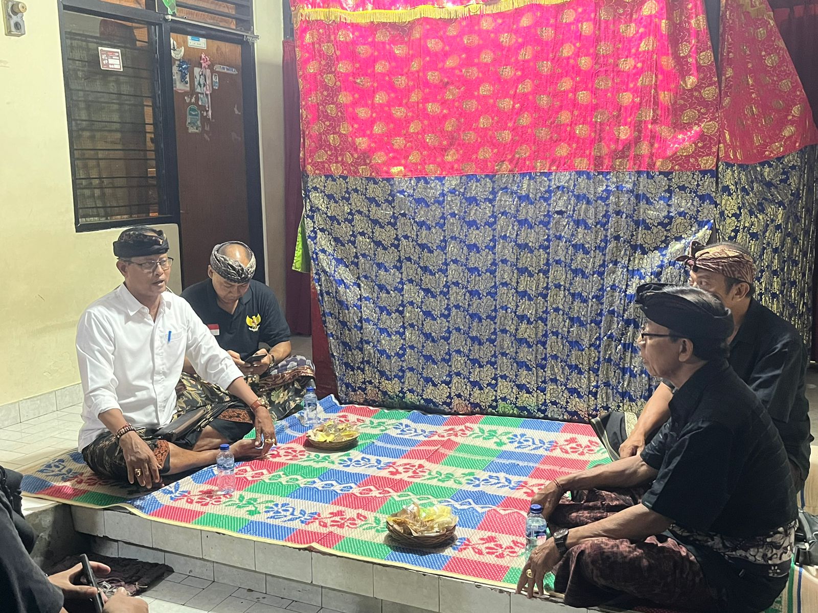 MELAYAT KE RUMAH DUKA ALMARHUM NI MADE KARMINI