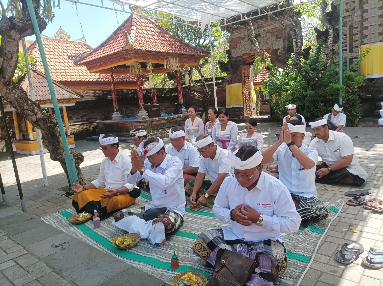NGATURANG PEWILETAN RING PURA DALEM SUDHA