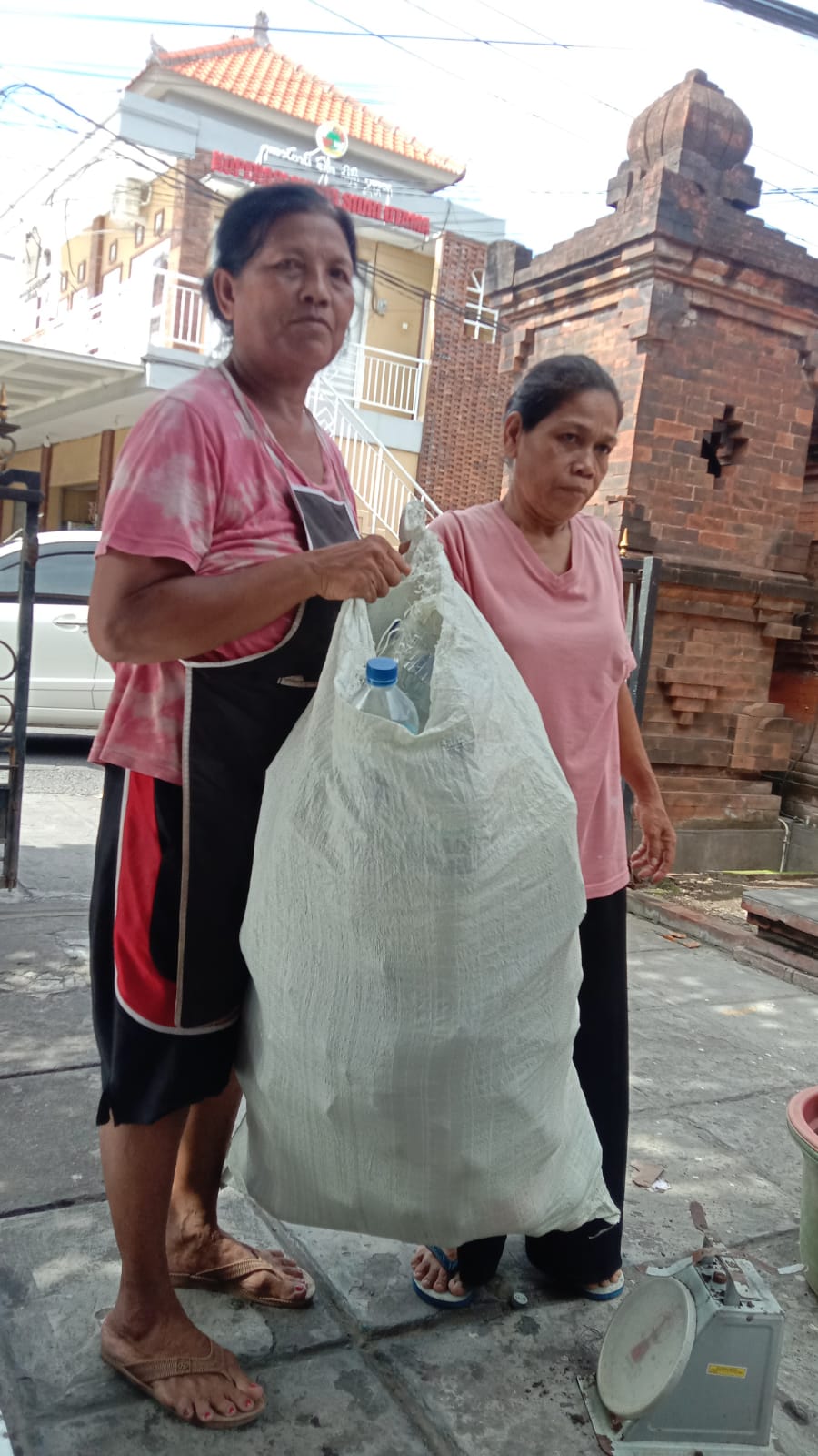 KEGIATAN BANK SAMPAH DI DUSUN DUKUH MERTAJATI