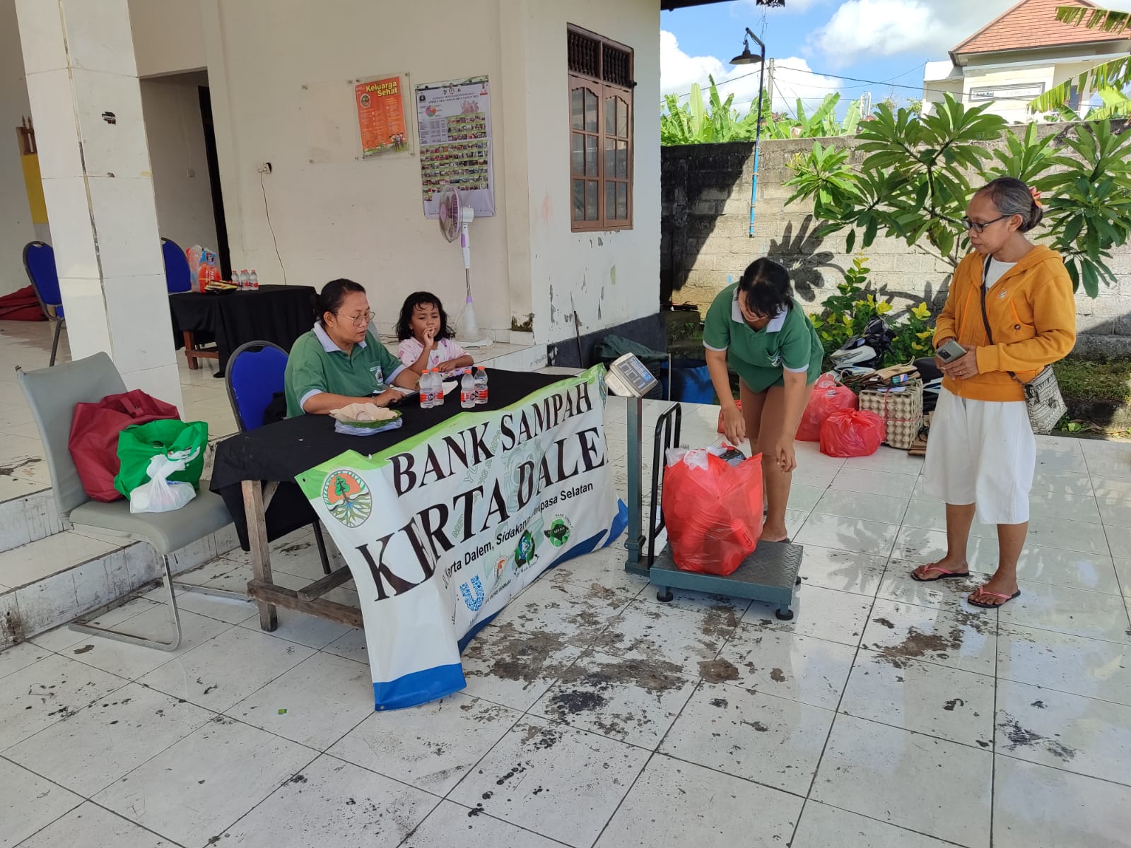 KEGIATAN BANK SAMPAH DI DUSUN KERTA DALEM