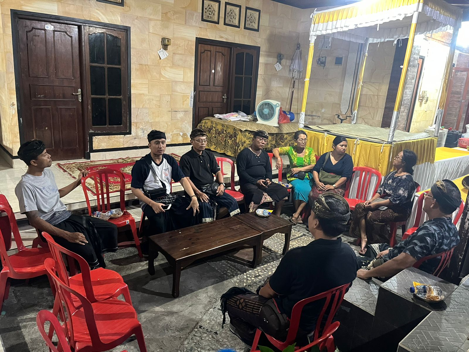 MELAYAT KE RUMAH DUKA ALM. I KETUT SANDYA