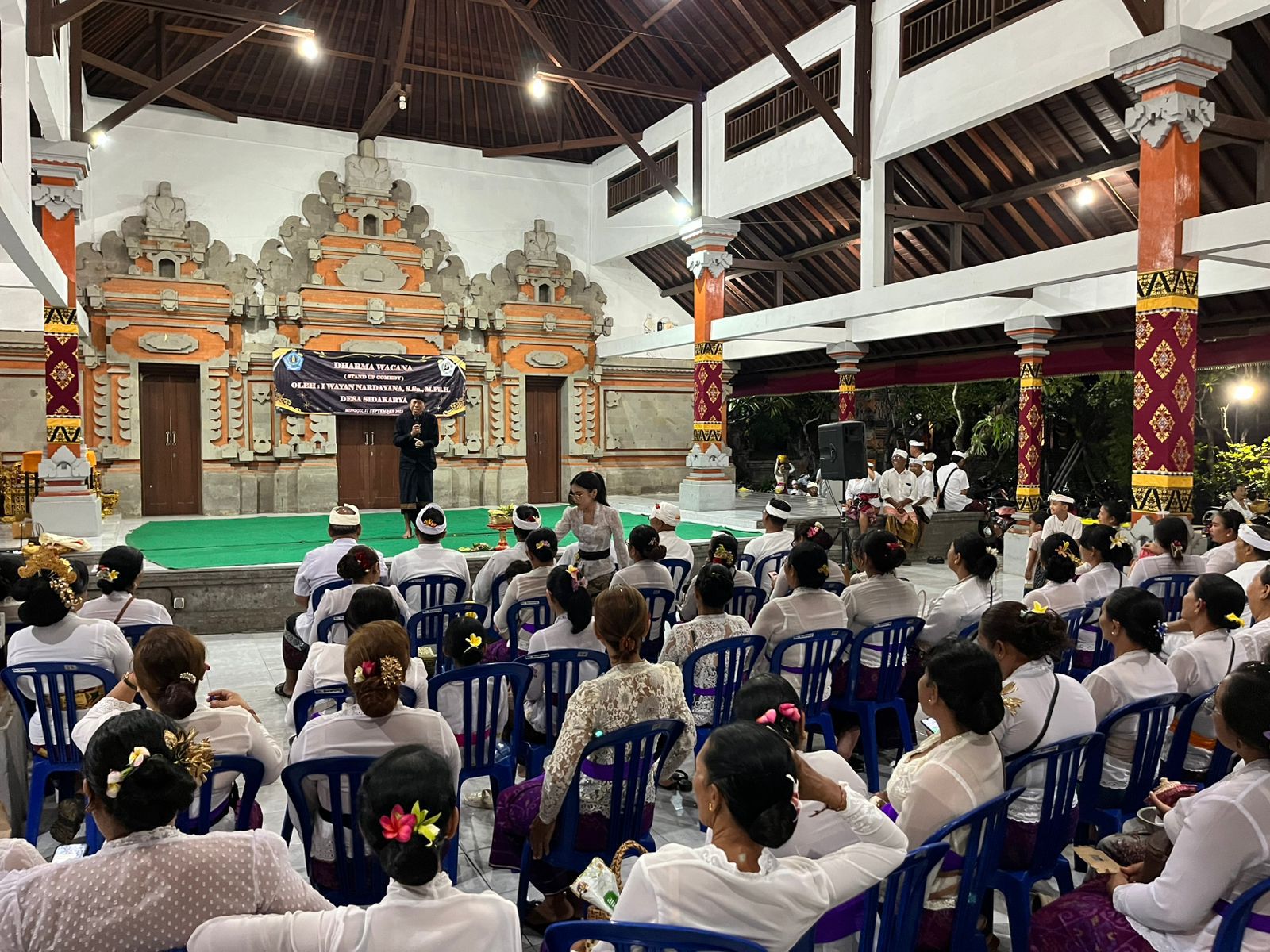 Kegiatan Dharma Wacana ( stand up comedy ) 