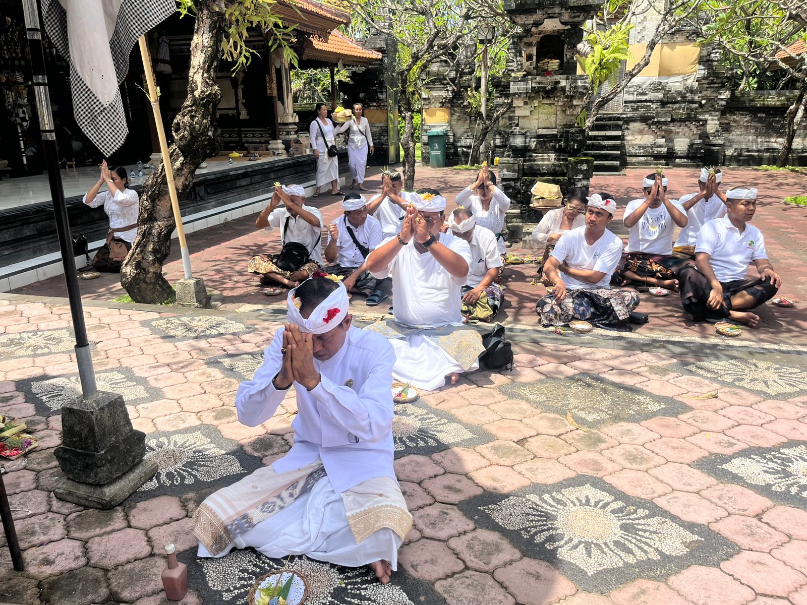 Ngaturang Pawiletan kelanturang antuk matur sembah pangubakti ring Pelawatan Ida Ratu Ayu Pura Dalem Petasikan