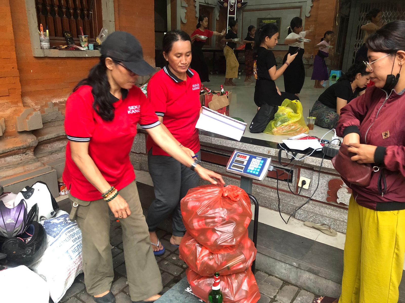  Kegiatan Bank Sampah Dusun Graha Santi dan Sekar Kangin