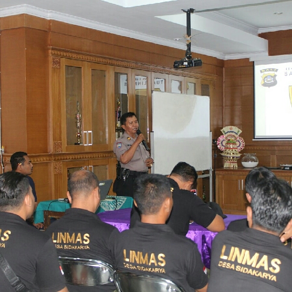 Pelantihan Linmas Desa Sidakarya