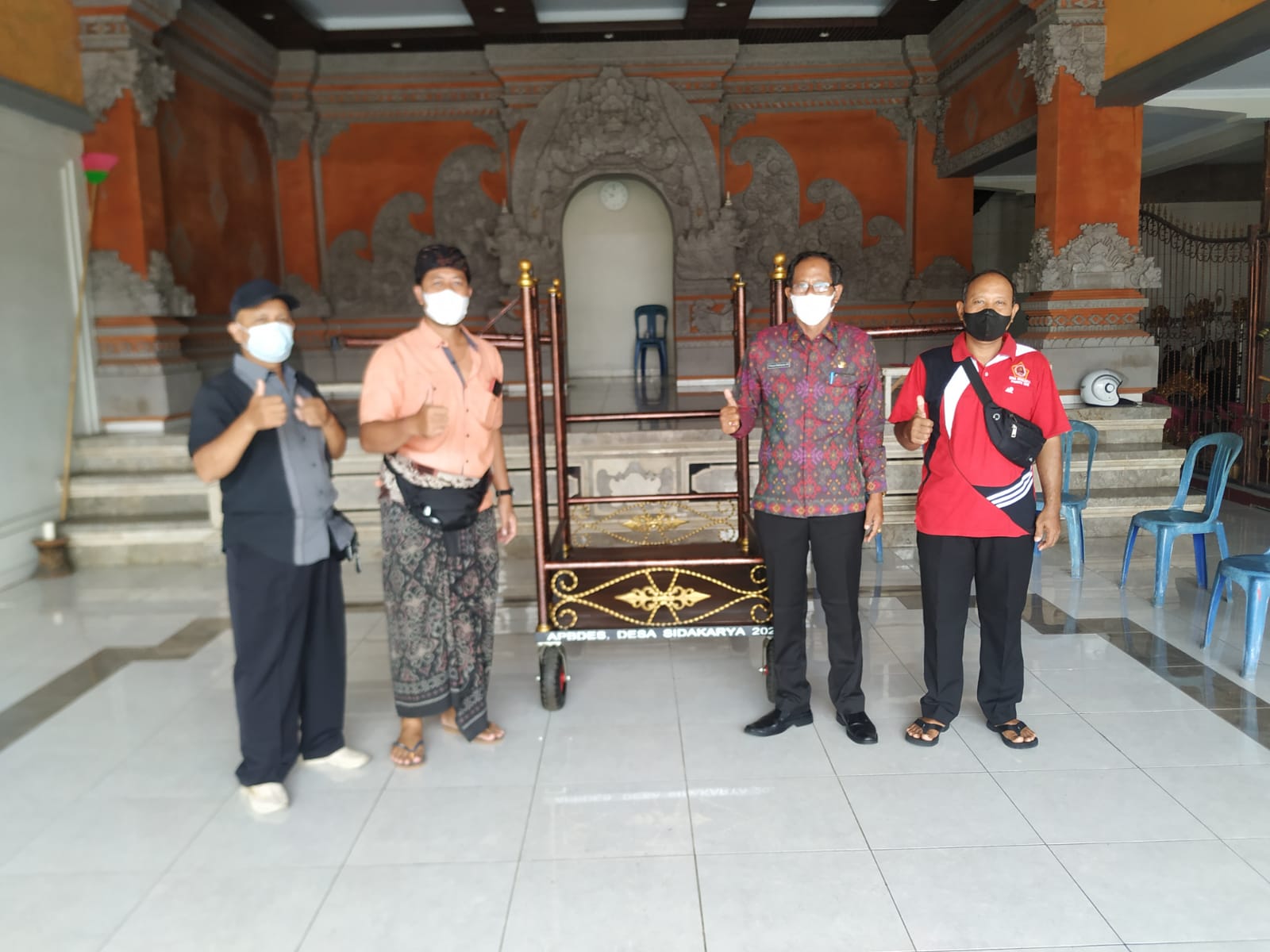 Penyerahan Bantuan Roda Gong Oleh Bapak Perbekel Desa Sidakarya