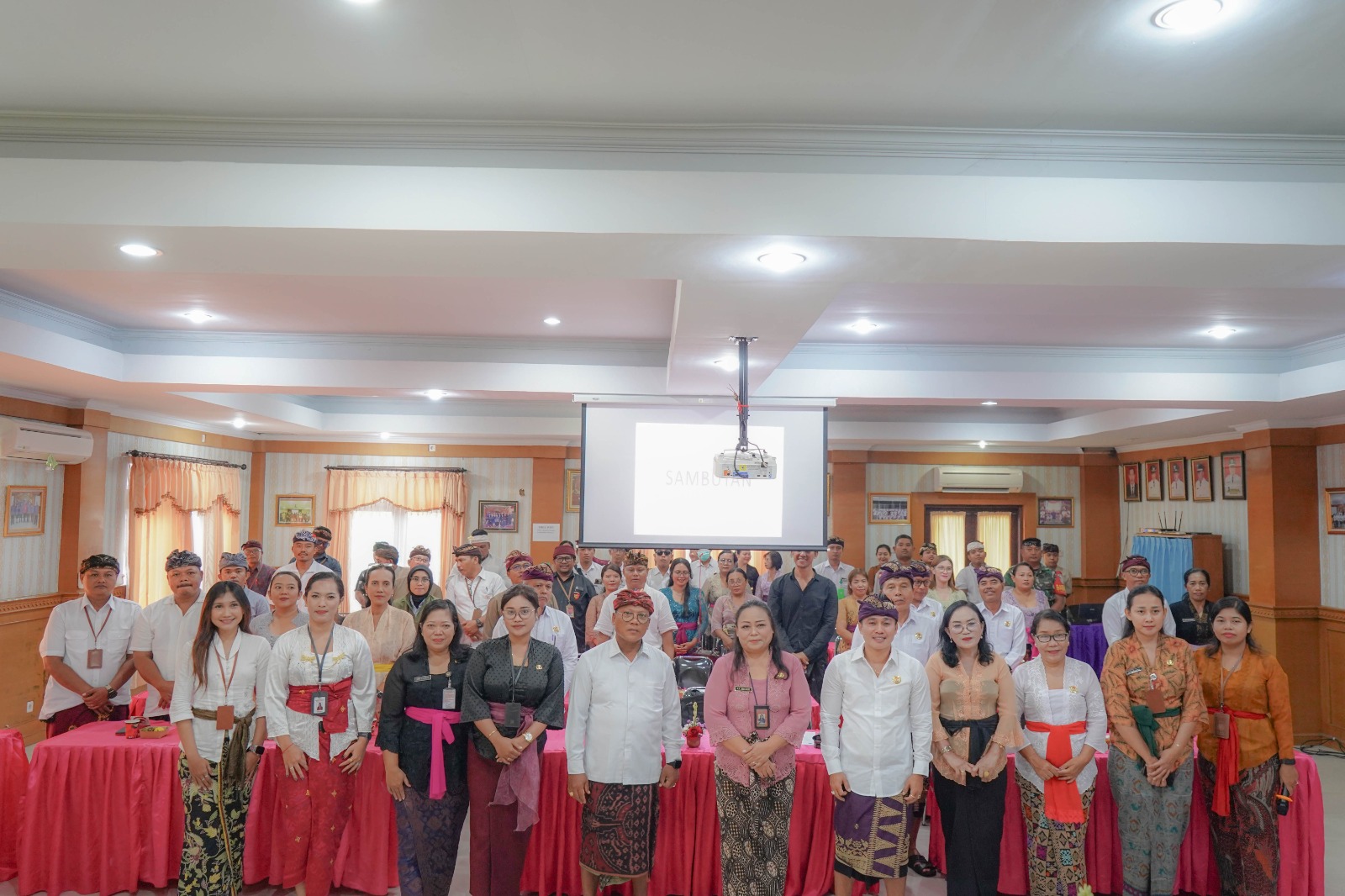 Musyawarah Desa Khusus Pembahasan Persetujuan Dukungan Pengembalian Pinjaman Koperasi Desa Merah Putih Sidakarya 