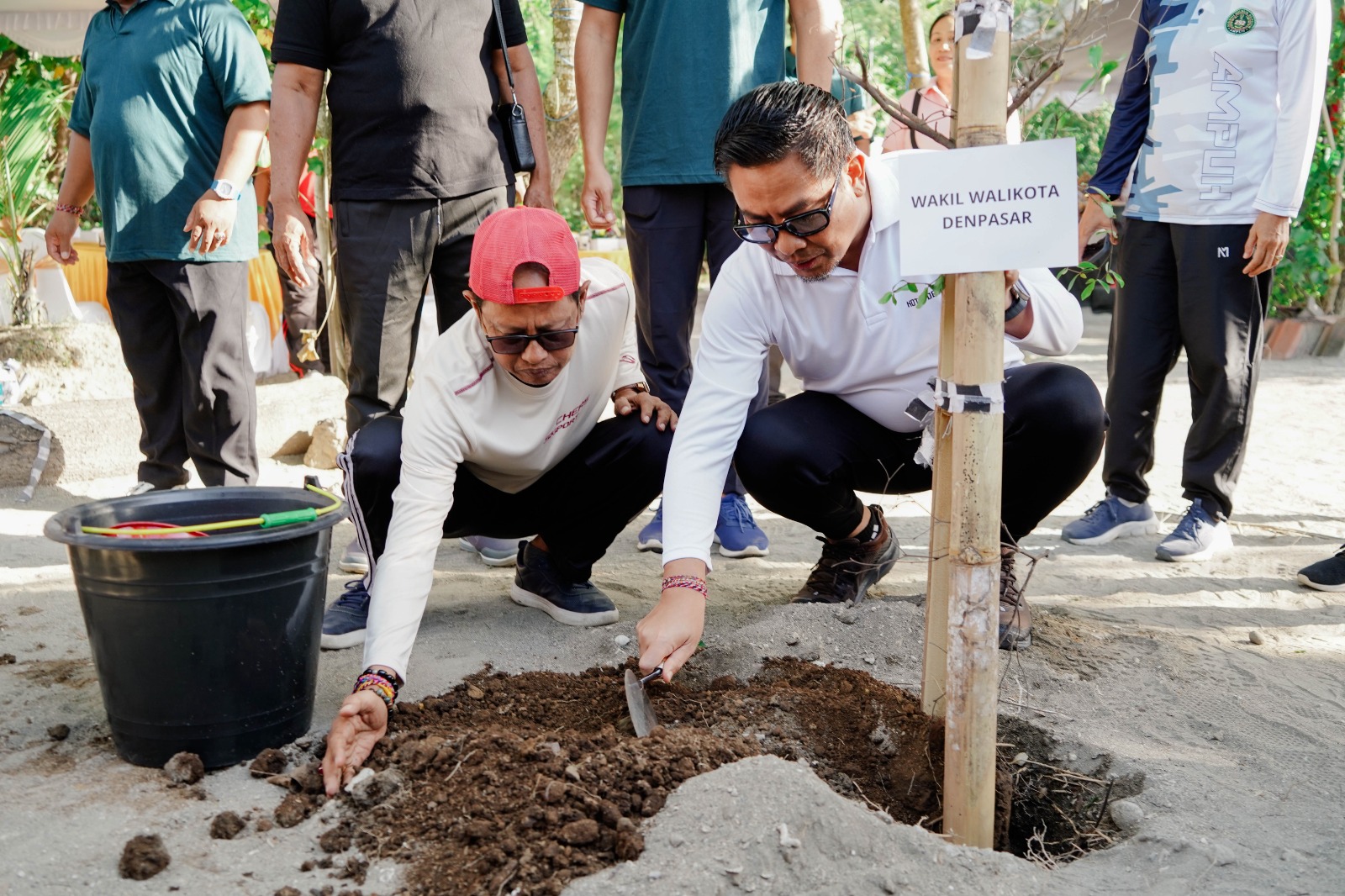 Kegiatan Bulan Bhakti Gotong Royong Masyarakat DPC LPM Kecamatan Denpasar Selatan